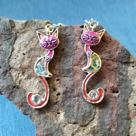 🐈🩷Kitty Pink Color with a Long Tail Earrings - NWOT🩷🐈 - Picture 2 of 5